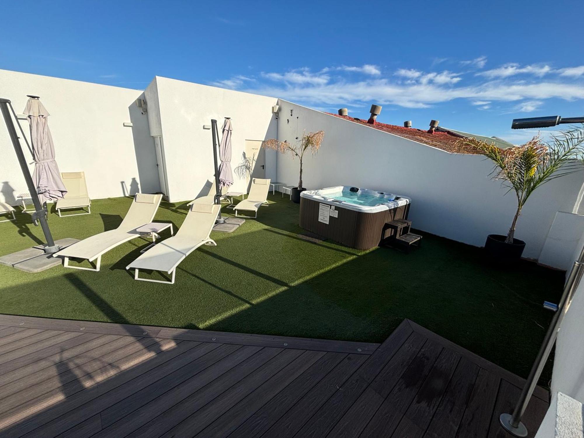 Daos Suites & Terrace Marbella Exterior foto